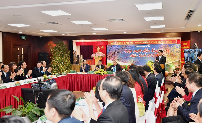 Đồng chí Nghiêm Xuân Thành - Ủy viên Ban chấp hành Đảng bộ Khối Doanh nghiệp Trung ương, Bí thư Đảng ủy, Chủ tịch Hội đồng quản trị Vietcombank phát biểu chào mừng. Đồng chí Nghiêm Xuân Thành - Ủy viên Ban chấp hành Đảng bộ Khối Doanh nghiệp Trung ương, Bí thư Đảng ủy, Chủ tịch Hội đồng quản trị Vietcombank phát biểu chào mừng.