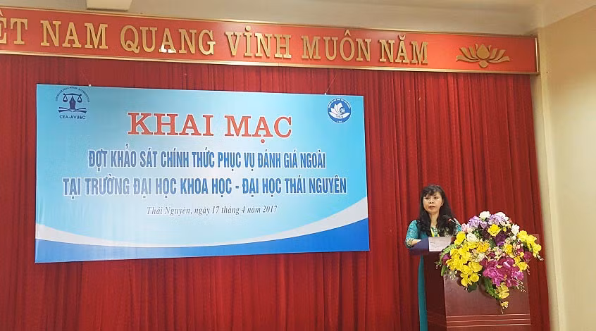 Phó giáo sư Nguyễn Phương Nga phát biểu tại buổi lễ khai mạc (Ảnh: Thùy Linh)
