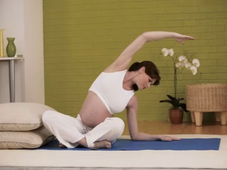 2. Yoga: Người ta thường nói rằng yoga là một cách luyện tập tốt giúp bà bầu chuẩn bị được tinh thần cho kỳ sinh nở vì yoga dạy cách thích ứng với các tình huống mới về thể chất và tinh thần. 2. Yoga: Người ta thường nói rằng yoga là một cách luyện tập tốt giúp bà bầu chuẩn bị được tinh thần cho kỳ sinh nở vì yoga dạy cách thích ứng với các tình huống mới về thể chất và tinh thần.