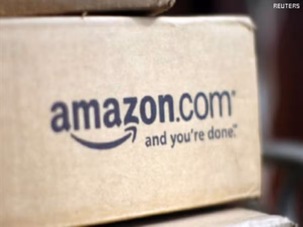 15. Amazon Mức lương trung bình: 104.854 USD Công việc trả lương cao nhất: Giám đốc Phát triển phần mềm (132.442 USD) Công việc lương thấp nhất: 62.397 USD