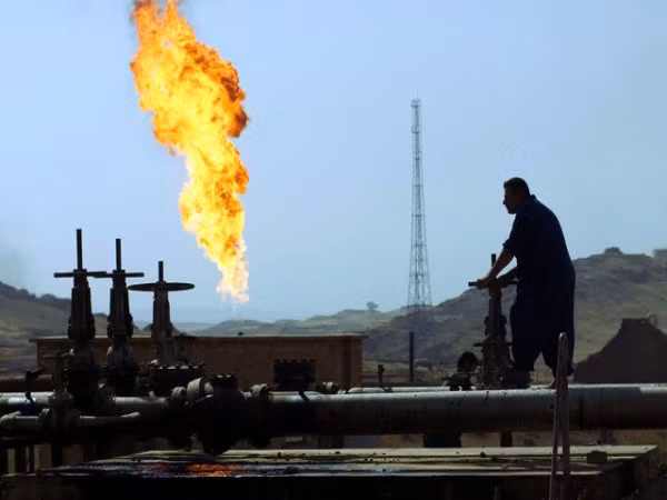 4. Iraq Lượng dầu dự trữ: 115 tỷ thùng (8,3%) Lượng dầu cung cấp: 2,7 triệu thùng/ngày (3,1%) Số năm khai thác còn lại: 128,1 năm