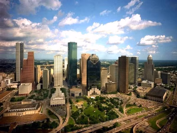 5. Houston GMP: 420 tỷ USD So sánh với các quốc gia khác: GDP của Thái Lan: 346 tỷ USD GDP của Đan Mạch: 334 tỷ USD GDP của Colombia: 333 tỷ USD 5. Houston GMP: 420 tỷ USD So sánh với các quốc gia khác: GDP của Thái Lan: 346 tỷ USD GDP của Đan Mạch: 334 tỷ USD GDP của Colombia: 333 tỷ USD