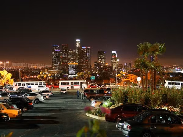 2. Los Angeles GMP: 755 tỷ USD So sánh với các quốc gia khác: GDP của Thụy Sĩ: 638 tỷ USD GDP của Ả-rập Xê-út: 577 tỷ USD GDP của Thụy Điển: 538 tỷ USD 2. Los Angeles GMP: 755 tỷ USD So sánh với các quốc gia khác: GDP của Thụy Sĩ: 638 tỷ USD GDP của Ả-rập Xê-út: 577 tỷ USD GDP của Thụy Điển: 538 tỷ USD