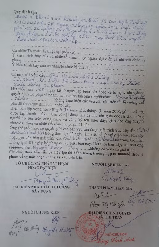 Biên bản vi phạm hành chính và yêu cầu tự tháo dỡ công trình xây dựng, bộ phận công trình xây dựng vi phạm do Thanh tra xây dựng lập đối với phim trường Cherry Land. Ảnh Bảo Nam. Biên bản vi phạm hành chính và yêu cầu tự tháo dỡ công trình xây dựng, bộ phận công trình xây dựng vi phạm do Thanh tra xây dựng lập đối với phim trường Cherry Land. Ảnh Bảo Nam.