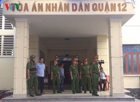Tòa án nhân dân quận 12, Thành phố Hồ Chí Minh (ảnh: vov.vn) Tòa án nhân dân quận 12, Thành phố Hồ Chí Minh (ảnh: vov.vn)