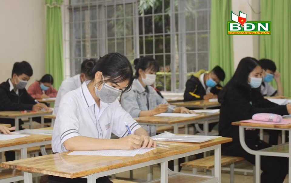 Sở Giáo dục và Đào tạo đã tổ chức đánh giá kết quả bài làm của từng học sinh để có giải pháp hướng dẫn học sinh ôn tập và tổ chức ôn tập phù hợp. Ảnh minh hoạ: Báo Đắk Nông Sở Giáo dục và Đào tạo đã tổ chức đánh giá kết quả bài làm của từng học sinh để có giải pháp hướng dẫn học sinh ôn tập và tổ chức ôn tập phù hợp. Ảnh minh hoạ: Báo Đắk Nông