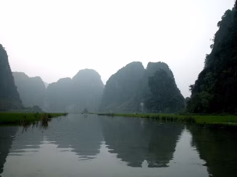 Núi non hùng vĩ của Ninh Bình Núi non hùng vĩ của Ninh Bình