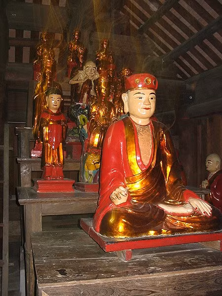 Khổng lộ thiền sư (1016-1094) sinh năm Bính Thìn, người được coi là ông tổ của nghề đúc đồng Việt Nam. Khổng lộ thiền sư (1016-1094) sinh năm Bính Thìn, người được coi là ông tổ của nghề đúc đồng Việt Nam.
