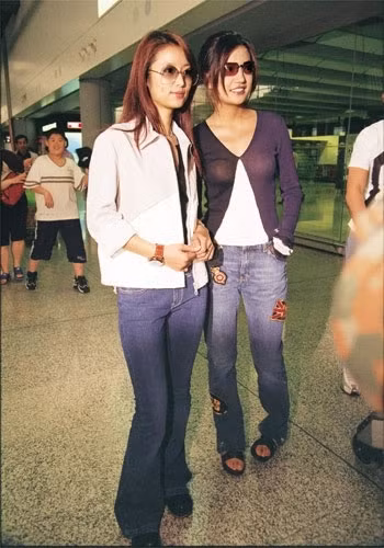 Lâm Tâm Như và Triệu Vy trẻ trung với quần jeans