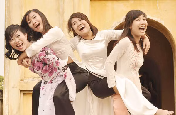 Những giây phút bên nhau vui vẻ trước giờ chia tay