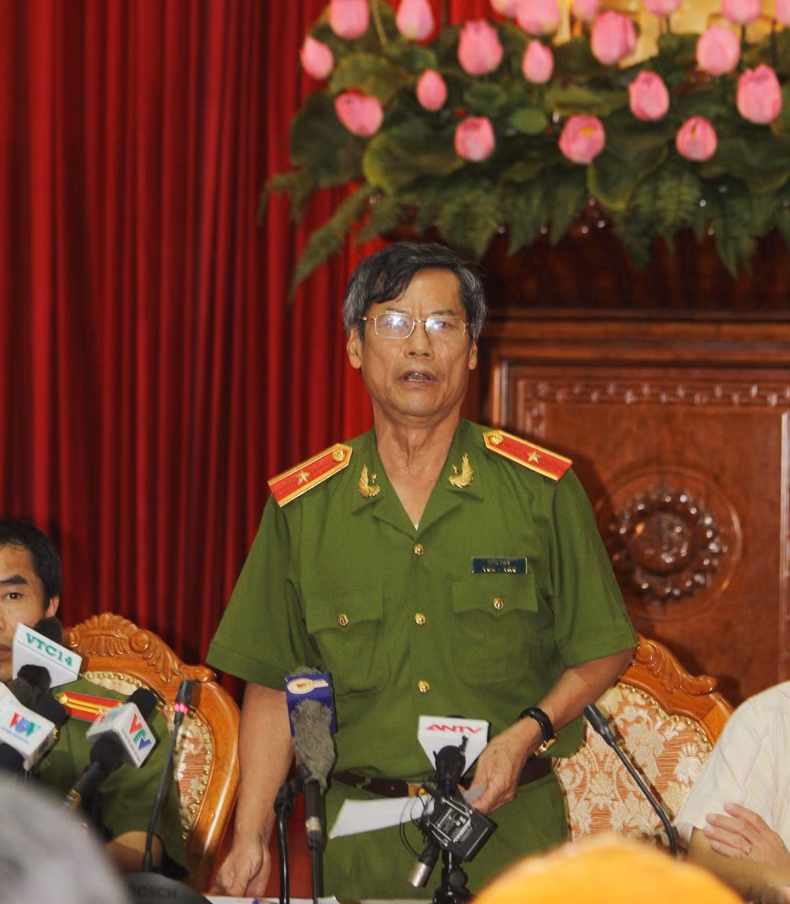 Thiếu tướng Trần Thùy.