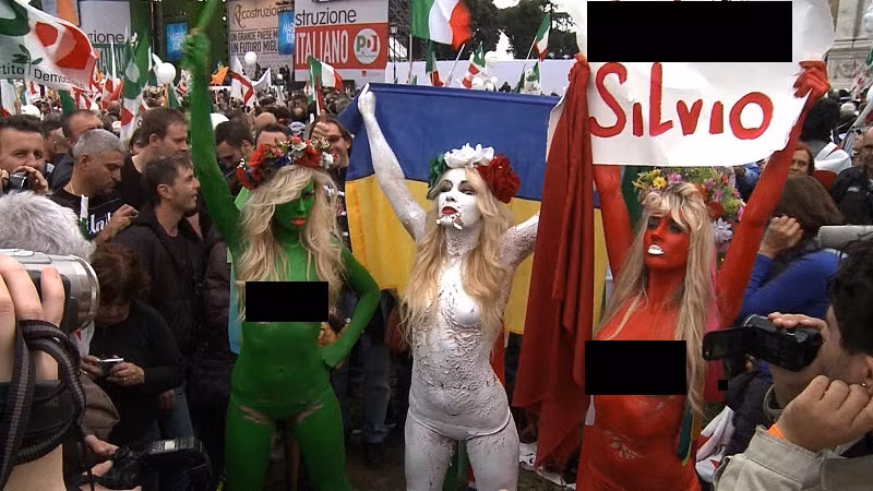 Hoạt động của phong trào FEMEN ở Rome, Italy. Hoạt động của phong trào FEMEN ở Rome, Italy.