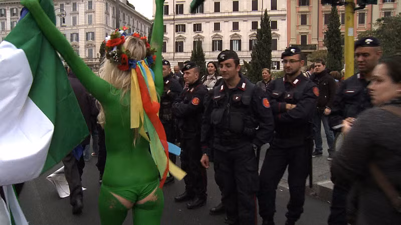 Hoạt động của phong trào FEMEN ở Rome, Italy. Hoạt động của phong trào FEMEN ở Rome, Italy.