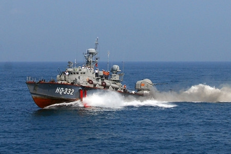 Tàu phóng lôi xuất kích