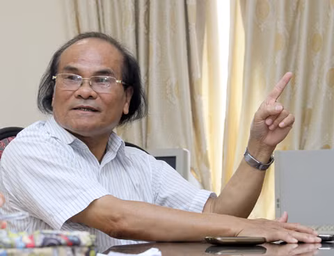 GS. Đinh Quang Báo, nguyên Hiệu trưởng Trường ĐH Sư phạm Hà Nội. GS. Đinh Quang Báo, nguyên Hiệu trưởng Trường ĐH Sư phạm Hà Nội.