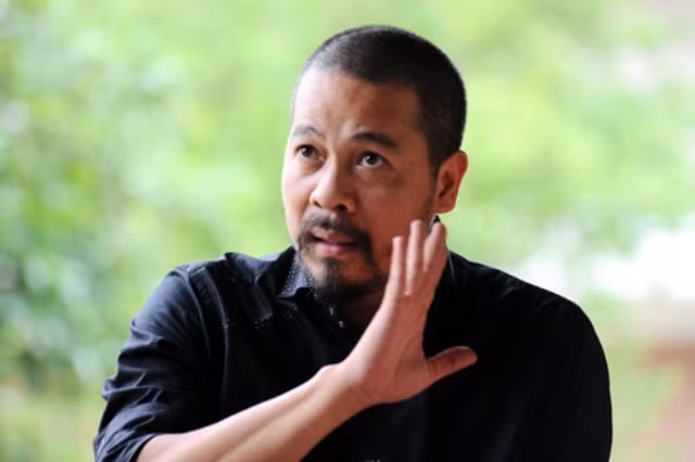 NTK Đức Hùng, người được mệnh danh là "Người đàn ông làm đẹp cho tà áo dài Việt Nam". Ảnh: Nhân vật cung cấp >> Áo dài khoe nét xuân thì - ai hơn Mai Phương Thúy? NTK Đức Hùng, người được mệnh danh là "Người đàn ông làm đẹp cho tà áo dài Việt Nam". Ảnh: Nhân vật cung cấp >> Áo dài khoe nét xuân thì - ai hơn Mai Phương Thúy?