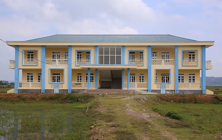 Nhiều công trình,trường học bỏ hoang gây lãng phí lớn cho ngân sách nhà nước (Ảnh minh họa: Quân đội Nhân dân)