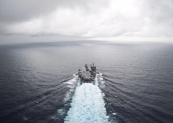 Tàu sân bay USS Enterprise (CVN 65) trên Đại Tây Dương ngày 19/3/2012. Tàu sân bay USS Enterprise (CVN 65) trên Đại Tây Dương ngày 19/3/2012.