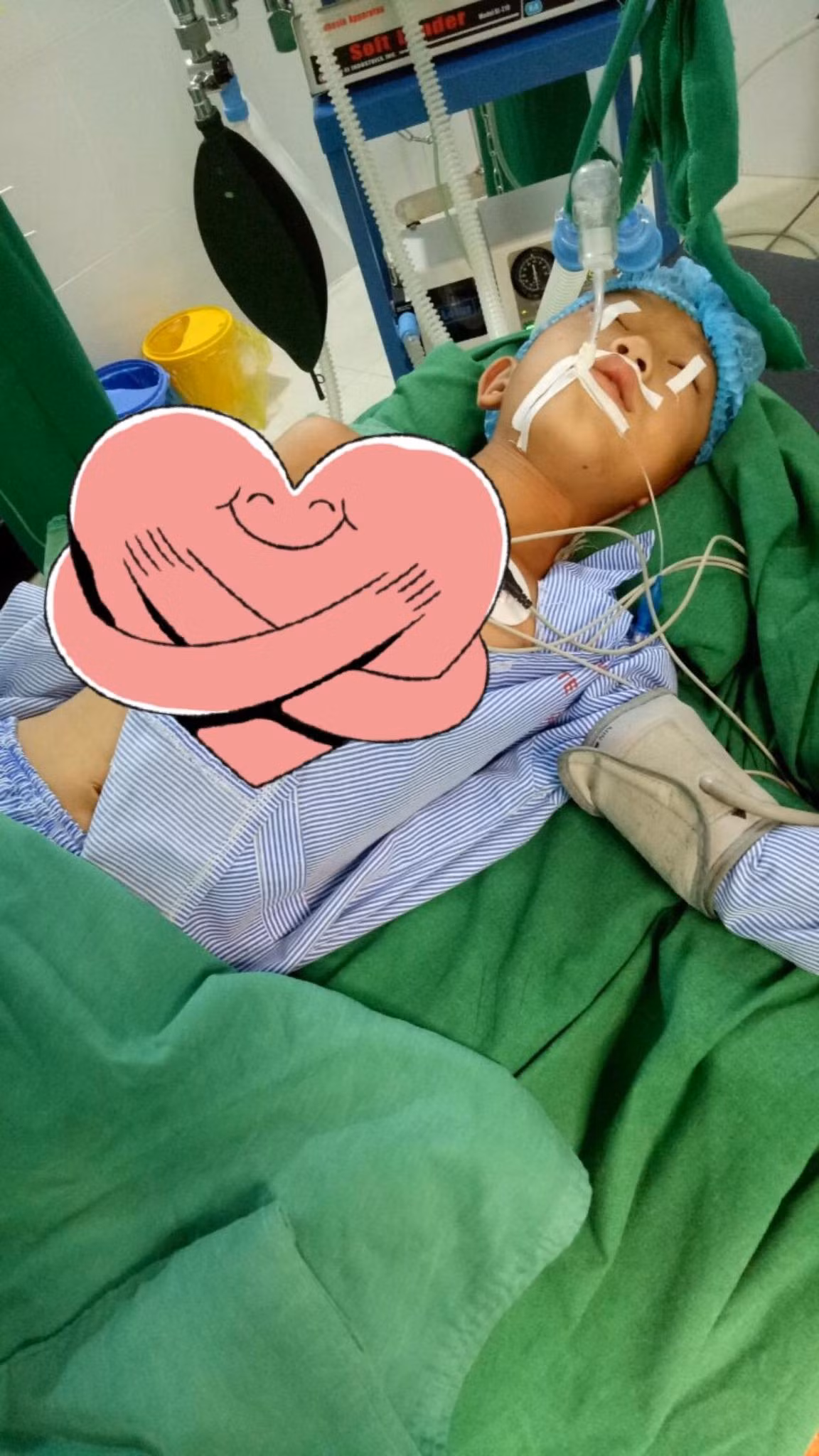 Hờ A Phình lúc nhập viện