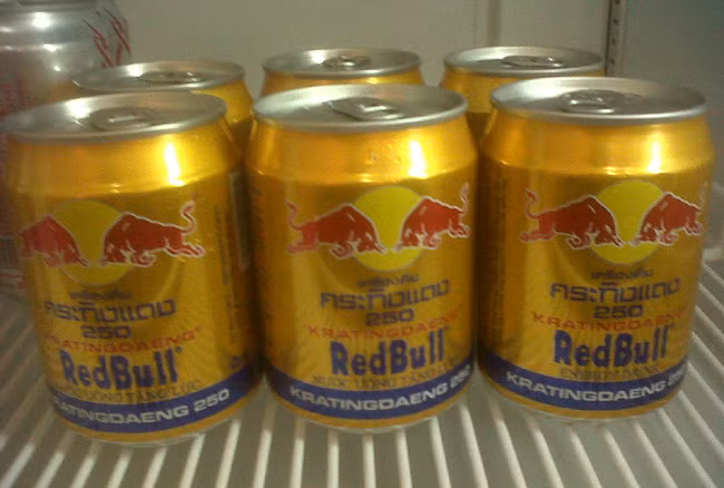 Nước tăng lực Red Bull được khá đông người tiêu dùng Việt lựa chọn. Nước tăng lực Red Bull được khá đông người tiêu dùng Việt lựa chọn.