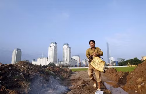 Với thu nhập mỗi tháng từ 5 đến 10 triệu đồng, người dân khó thực hiện giấc mơ có nhà ở các khu đô thị tại Việt Nam.
