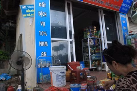Bán trà đá vẫn treo biển văn phòng nhà đất Bán trà đá vẫn treo biển văn phòng nhà đất
