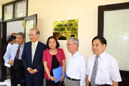 Các chuyên gia dinh dưỡng hàng đầu Việt Nam chụp hình lưu niệm cùng các chuyên gia Nhật Bản và Ajinomoto. Các chuyên gia dinh dưỡng hàng đầu Việt Nam chụp hình lưu niệm cùng các chuyên gia Nhật Bản và Ajinomoto.