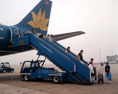 Hút thuốc, một hành khách bị đuổi khỏi chuyến bay của Vietnam Airline 