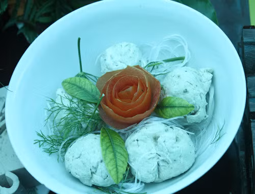 Các món đều được bày biện tinh tế