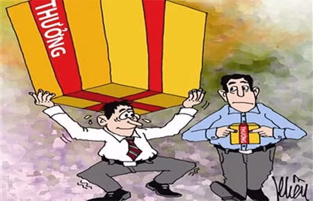 Chính vì lợi ích thiết thực nên hội đồng quản trị nhiều công ty rất sốt sắng thuyết phục các cổ đông thông qua nghị quyết tại đại hội đồng cổ đông từ đầu năm về mức thưởng khi kết quả kinh doanh vượt kế hoạch năm - Ảnh minh họa - Nguồn: Internet. Chính vì lợi ích thiết thực nên hội đồng quản trị nhiều công ty rất sốt sắng thuyết phục các cổ đông thông qua nghị quyết tại đại hội đồng cổ đông từ đầu năm về mức thưởng khi kết quả kinh doanh vượt kế hoạch năm - Ảnh minh họa - Nguồn: Internet.