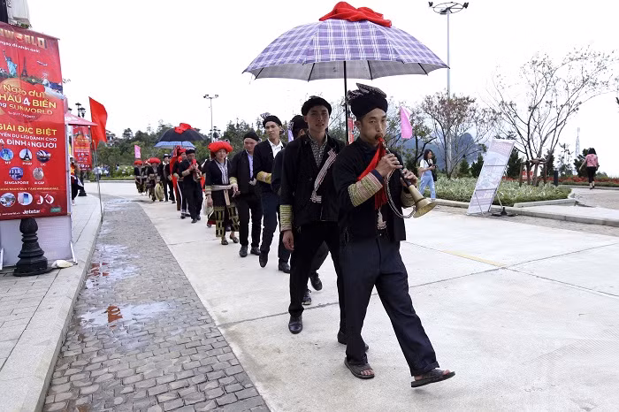 Hình ảnh đám cưới của người dân tộc Dao đỏ tại Sun World Fansipan Legend. Hình ảnh đám cưới của người dân tộc Dao đỏ tại Sun World Fansipan Legend.