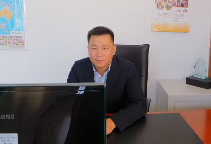 Ông Hoàng Hữu Bình, Phó chủ tịch Hội doanh nghiệp Việt Nam tại Ba Lan, Chủ tịch Công ty ASEAN EU tại Vác-sa-va (Ảnh: tác giả cung cấp). Ông Hoàng Hữu Bình, Phó chủ tịch Hội doanh nghiệp Việt Nam tại Ba Lan, Chủ tịch Công ty ASEAN EU tại Vác-sa-va (Ảnh: tác giả cung cấp).