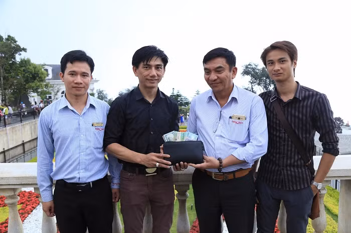 Quý khách hàng được trả lại đồ thất lạc ở Bà Nà Hills.