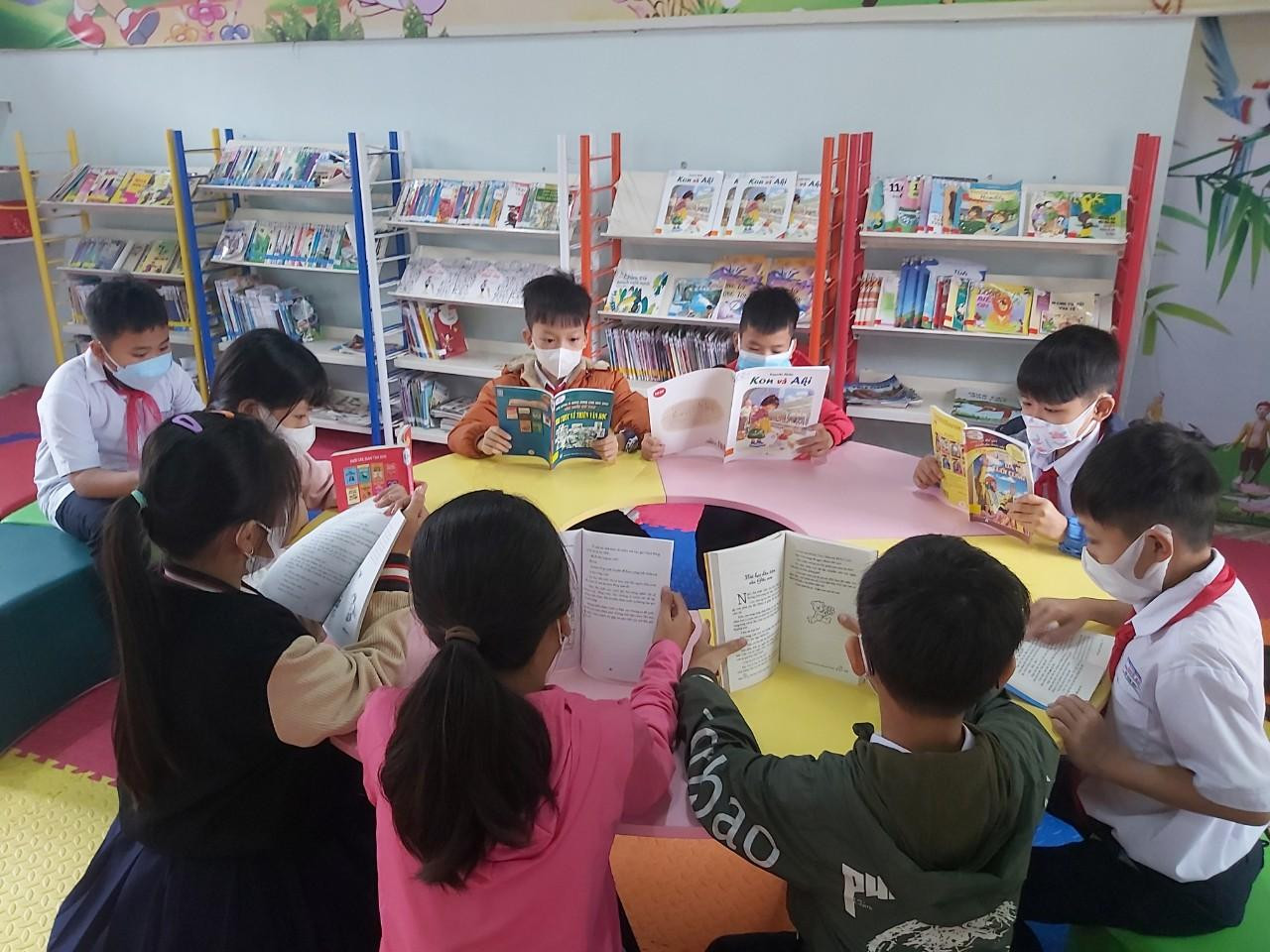 Thư Viện Ước Mơ của các bé trường Nguyễn Đức Thiệu và Quế An ở tỉnh Quảng Nam. (Ảnh: Thư viện Ước mơ)