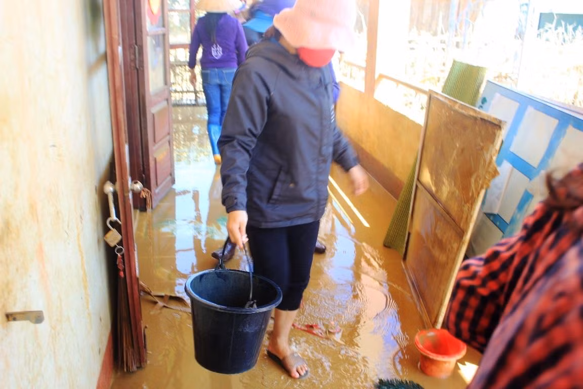 Cơn lũ vừa qua đã khiến nhiều khu vực của huyện Minh hóa ngập sâu trong nước.