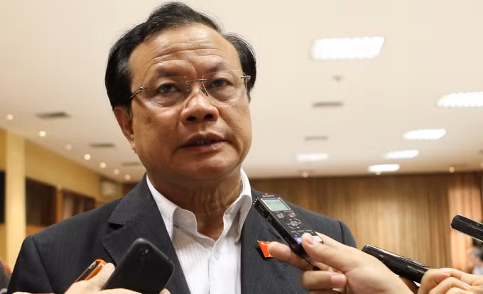 Bí thư Thành Ủy Hà Nội - Ông Phạm Quang Nghị cho biết, bà Châu Thị Thu Nga không trung thực khi kê khai trình độ học vấn, lợi dụng báo chí tuyên truyền có lợi cho bản thân và công ty. ảnh: Xuân Hải. Bí thư Thành Ủy Hà Nội - Ông Phạm Quang Nghị cho biết, bà Châu Thị Thu Nga không trung thực khi kê khai trình độ học vấn, lợi dụng báo chí tuyên truyền có lợi cho bản thân và công ty. ảnh: Xuân Hải.