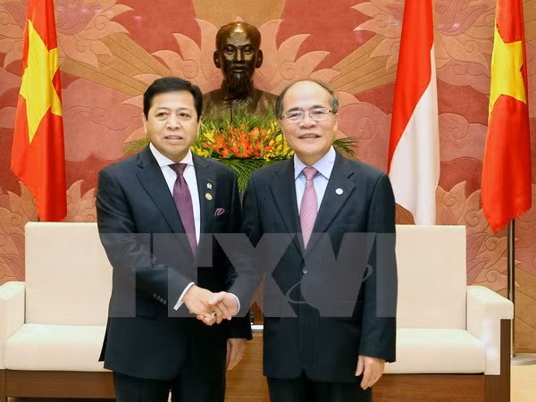 Chủ tịch Quốc hội Nguyễn Sinh Hùng tiếp Ngài Setya Novanto, Chủ tịch Hạ viện Indonesia. ảnh: TTXVN. Chủ tịch Quốc hội Nguyễn Sinh Hùng tiếp Ngài Setya Novanto, Chủ tịch Hạ viện Indonesia. ảnh: TTXVN.