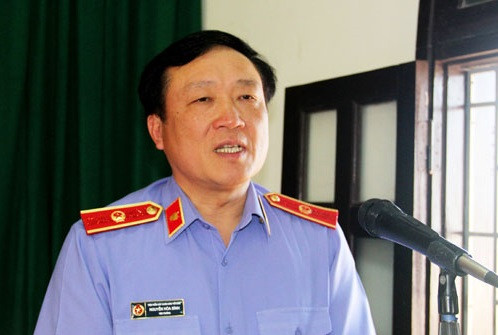 Nhiều độc giả cho rằng, các Đại biểu Quốc hội cần tiếp tục chất vấn ông Nguyễn Hòa Bình - Viện trưởng Viện Kiểm sát Nhân dân Tối cao. ảnh: Thịnh Đức. Nhiều độc giả cho rằng, các Đại biểu Quốc hội cần tiếp tục chất vấn ông Nguyễn Hòa Bình - Viện trưởng Viện Kiểm sát Nhân dân Tối cao. ảnh: Thịnh Đức.