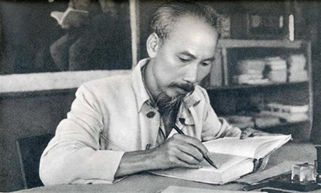 Chủ tịch Hồ Chí Minh - Người thầy vĩ đại của báo chí cách mạng Việt Nam.