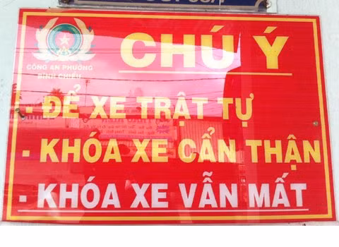 Một tấm biển cảnh báo của công an phường tại TP Hồ Chí Minh. Ảnh: VNE. Một tấm biển cảnh báo của công an phường tại TP Hồ Chí Minh. Ảnh: VNE.