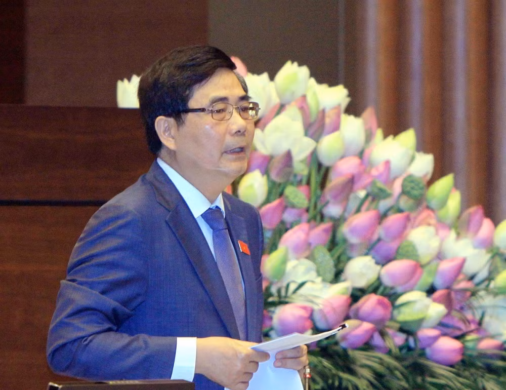 Bộ trưởng Cao Đức Phát trả lời chất vấn tại Quốc hội sáng nay. ảnh: TTBC Quốc hội.