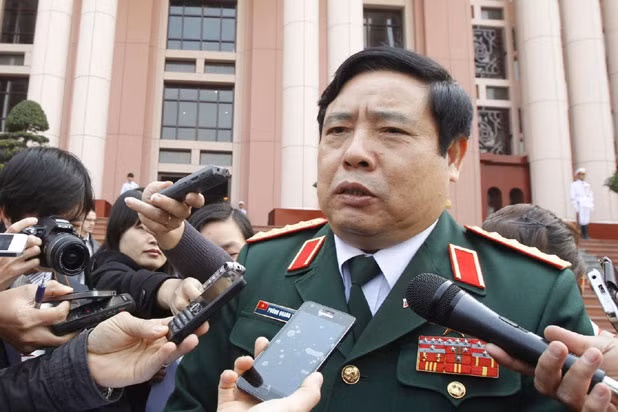 Bộ trưởng Phùng Quang Thanh đề nghị hoãn nghĩa vụ quân sự cho sinh viên, khi học tập xong sẽ thực hiện nghĩa vụ quân sự. Ảnh: LĐO.