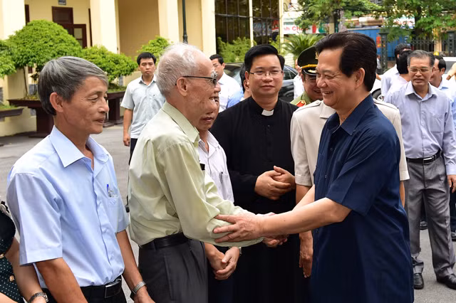 Thủ tướng khẳng định với cử tri, Việt Nam tiếp tục tiếp tục đấu tranh bằng các biện pháp phù hợp để bảo vệ chủ quyền biển đảo. ảnh: Cổng ĐT Chính phủ.