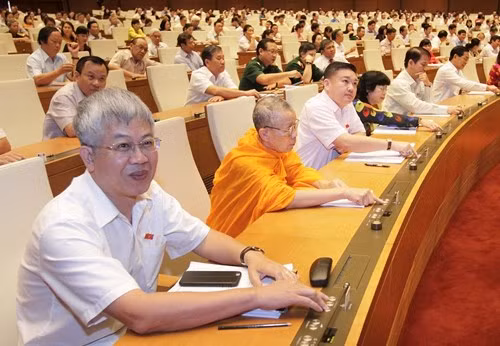Mỗi Đại biểu Quốc hội đang gánh trên vai trách nhiệm và cũng là niềm tự hào được đại diện cho 90 triệu nhân dân Việt Nam. ảnh: Trung tâm báo chí Quốc hội. Mỗi Đại biểu Quốc hội đang gánh trên vai trách nhiệm và cũng là niềm tự hào được đại diện cho 90 triệu nhân dân Việt Nam. ảnh: Trung tâm báo chí Quốc hội.