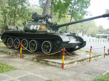 Xe tăng T54B, số hiệu 843