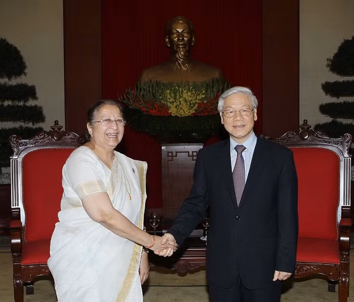 Tổng Bí thư Nguyễn Phú Trọng tiếp bà Sumitra Mahajan - Chủ tịch Hạ viện Ấn Độ. ảnh: TTXVN. Tổng Bí thư Nguyễn Phú Trọng tiếp bà Sumitra Mahajan - Chủ tịch Hạ viện Ấn Độ. ảnh: TTXVN.