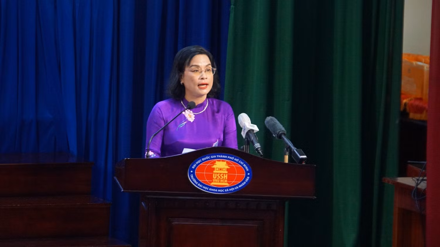 Phó Giáo sư Ngô Thị Phương Lan - Hiệu trưởng nhà trường phát biểu (ảnh: V.D)