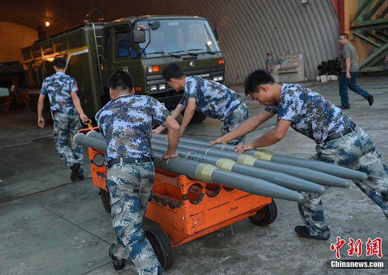 Trung Quốc (11/9): Lực lượng Không quân thuộc Quân Khu Quảng Châu Trung Quốc tập trận. Trung Quốc (11/9): Lực lượng Không quân thuộc Quân Khu Quảng Châu Trung Quốc tập trận.