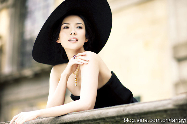 Người đẹp họ Chương tâm sự cô luôn mong muốn có được một tình yêu bình dị như bao cặp tình nhân khác