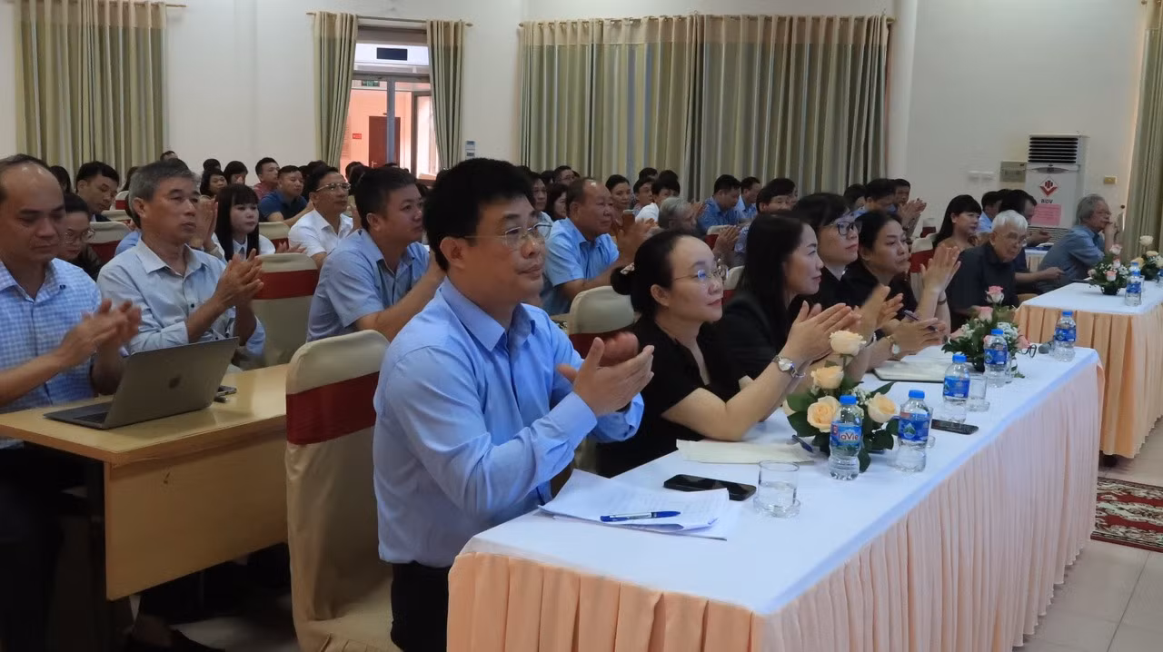 Bộ Giáo dục và Đào tạo đề nghị các thành viên trong hội đồng thẩm định không chủ quan trong thẩm định sách giáo khoa lớp 9 (Ảnh: LT)